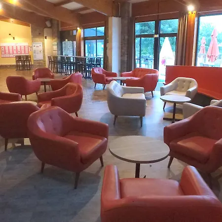 Vvf Aveyron 假日公园