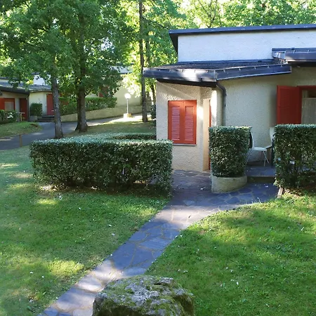 Vvf Aveyron 假日公园